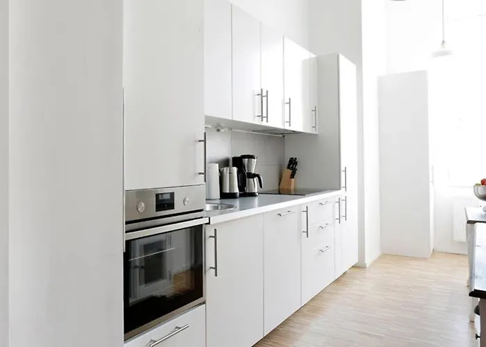 Sc 06 By Rockchair Apartments L Superhost Status L 4 Bedrooms Boxspringbeds 2 Bathrooms Balcony Elevator - Cozy Family & Business Flair Welcomes You!