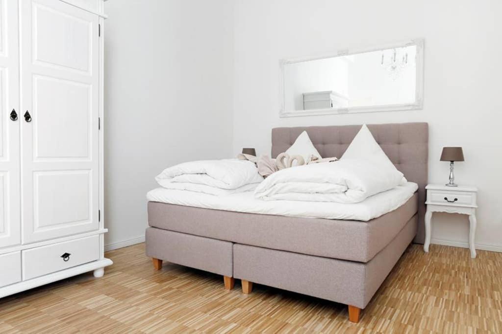 Sc 06 By Rockchair L Superhost Status L 4 Bedrooms Boxspringbeds 2 Bathrooms Balcony Elevator - Cozy Family & Business Flair Welcomes You! Apartament Berlin