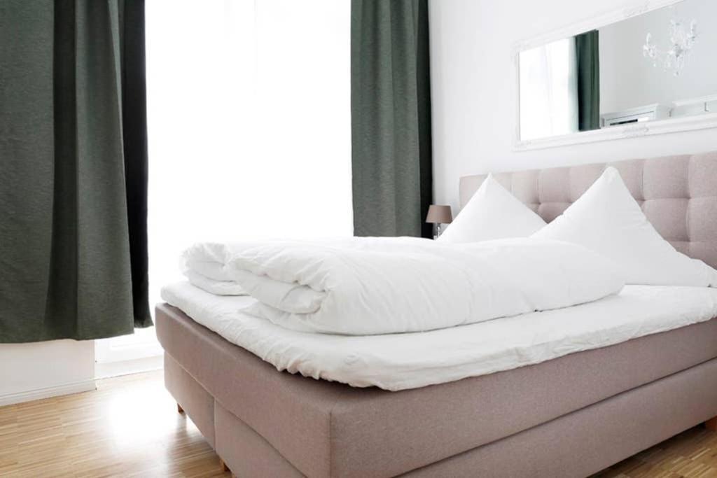 Sc 06 By Rockchair L Superhost Status L 4 Bedrooms Boxspringbeds 2 Bathrooms Balcony Elevator - Cozy Family & Business Flair Welcomes You! Apartament Berlin