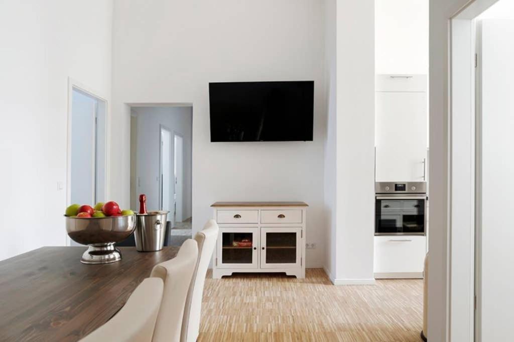 Sc 06 By Rockchair L Superhost Status L 4 Bedrooms Boxspringbeds 2 Bathrooms Balcony Elevator - Cozy Family & Business Flair Welcomes You! Apartament